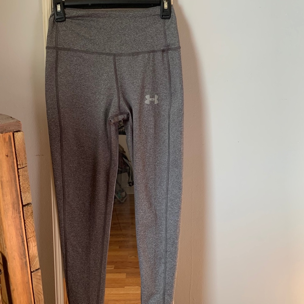 Women’s size small gray Under Armour leggings